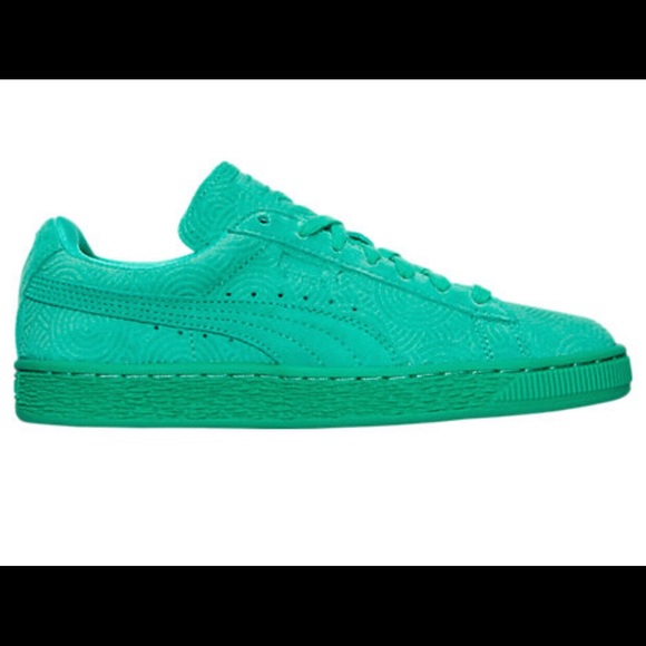 Puma Shoes - PUMA SUEDE SNEAKERS ❤️❤️